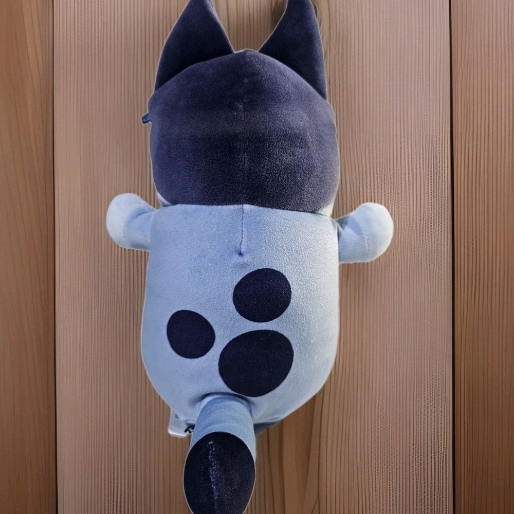 Squishmallows Bluey Hug Mees Plush Toy Blue 10 Inch BBC Studios Licensed - Picture 2 of 7